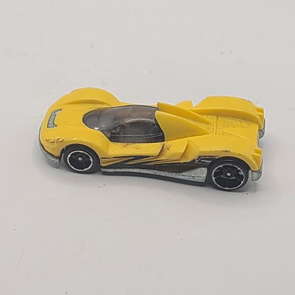 HOT Wheels Teegray Yellow Loose - Picture 3 of 5